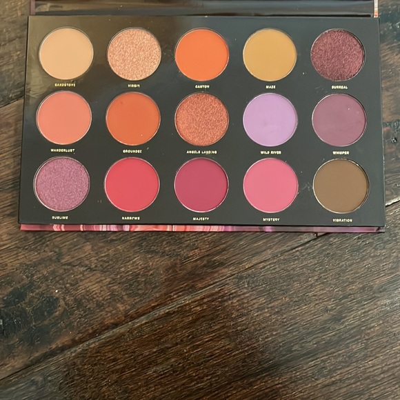 Hipdot’s Zion Pressed Pigment Eye Shadow Palette - Picture 7 of 9
